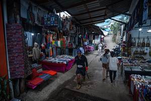 BIB: 
                            <button type="button" onclick="openModal(22795465)" class="btn btn-primary btn-sm float-right btn-popup" data-toggle="modal" data-target=".modal-high-quality">
                        <i class="fas fa-shopping-cart"></i> Add to Cart
                    </button>
                                            <button type="button" onclick="isThisMe(22795465, true)" class="btn btn-success btn-sm float-right btn-popup btn-isme hidden" data-toggle="tooltip" data-placement="bottom" title="นี่คือรูปของคุณใช่ไหม คลิกที่นี่เพื่อเอาเข้าอัลบั้ม">
                        <i class="fas fa-plus"></i> Add to album
                    </button>
                    <button type="button" onclick="isThisMe(22795465, false)" class="btn btn-warning btn-sm float-right btn-popup btn-isnotme hidden">
                        <i class="fas fa-ban"></i> Remove from album
                    </button>